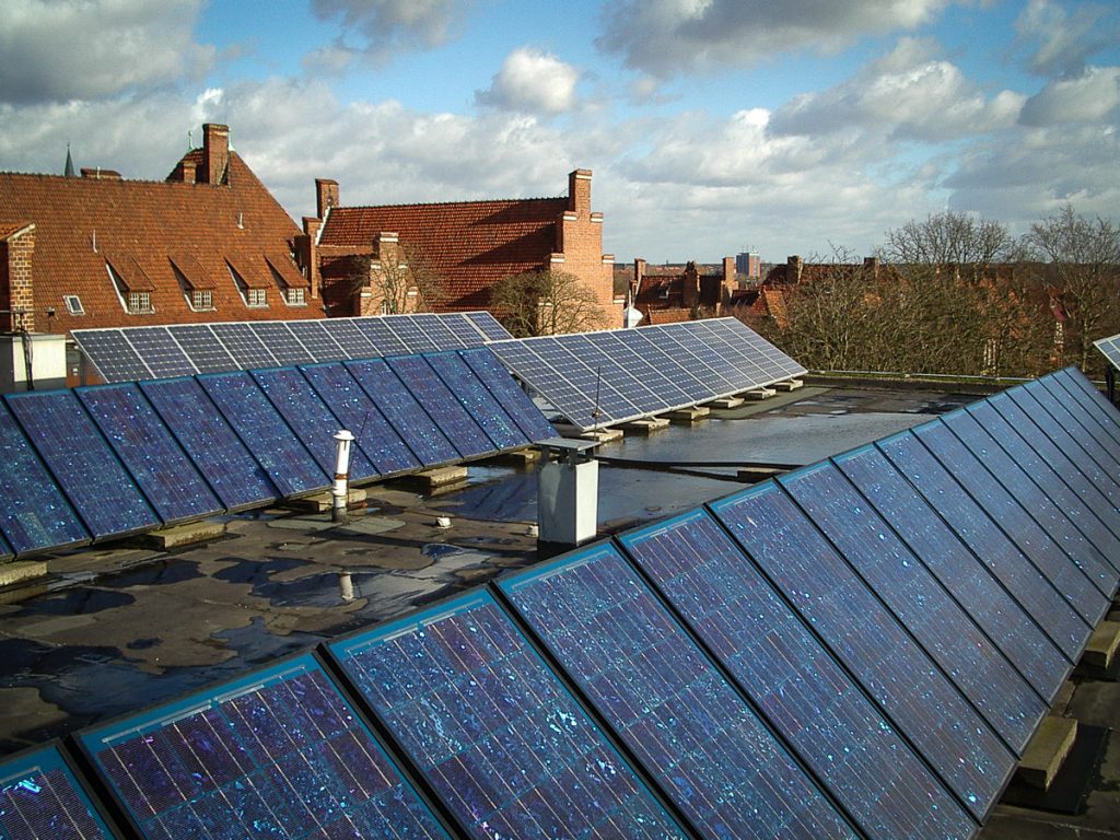 Photovoltaik Solardach Wilhelm Raabe in Lüneburg